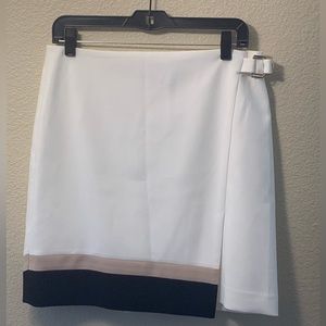 NWT WHBM White Colorblock Boot Skirt size 8 - spots on back barely noticeable